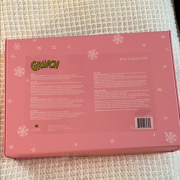 Grinch Pink Bath & Body Gift Set - Picture 6 of 6
